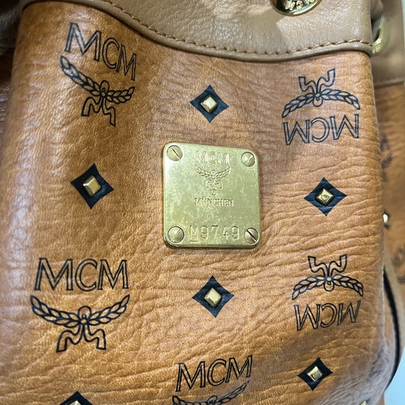 MCM COGNAC DRAWSTRING STUDDED HANDBAG - Picture 3 of 13